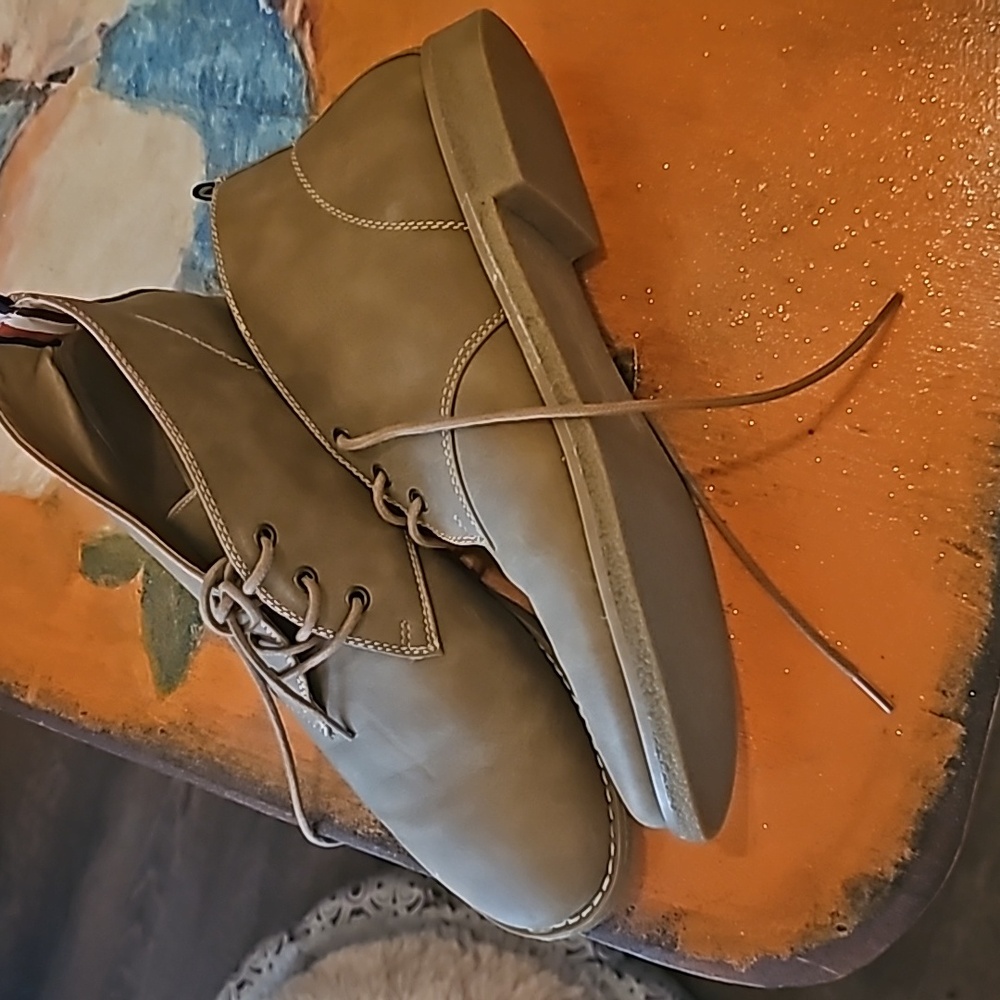 Shoes - Picture 2 of 3
